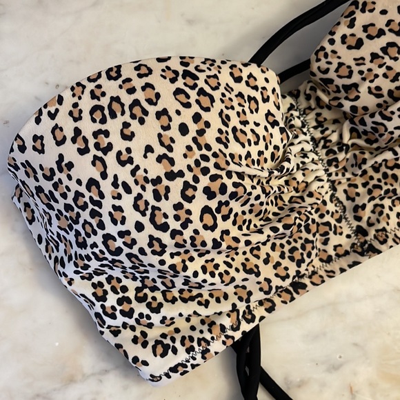 Victoria’s Secret Cheetah print bikini top - Picture 3 of 4